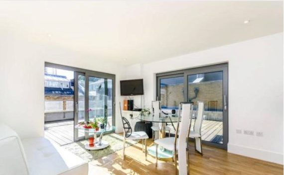 3 bedroom Flat for s...